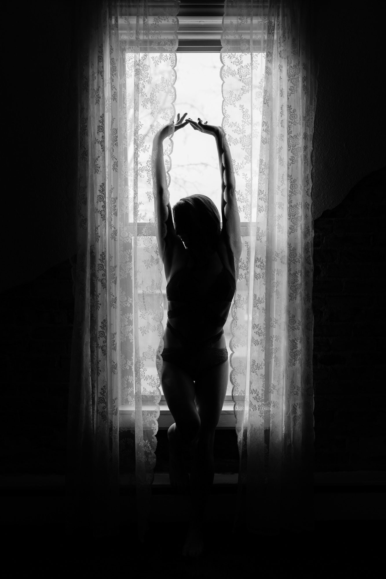 Boudoir silhouette black and white