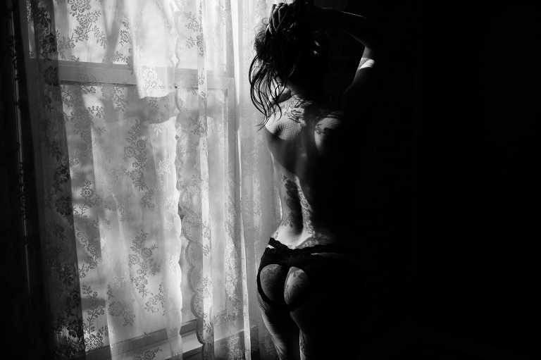 black and white Denver boudoir photos